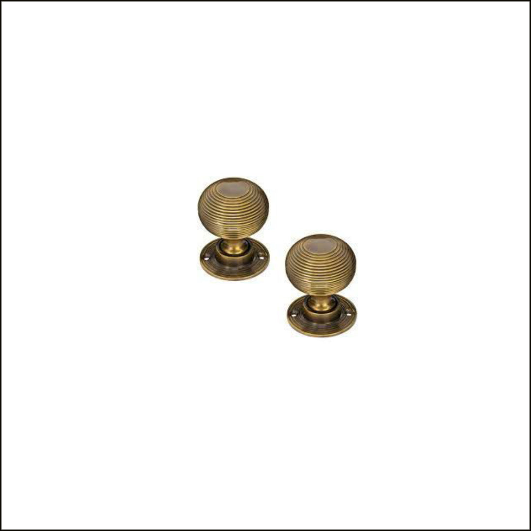 DRESSER DOORHANDLES